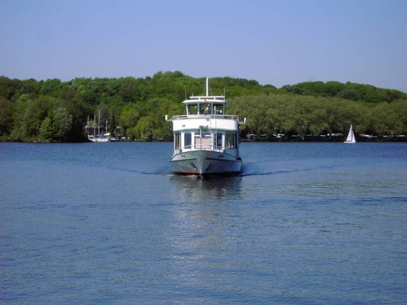 Die "Stadt Essen" auf dem Baldeneyer See